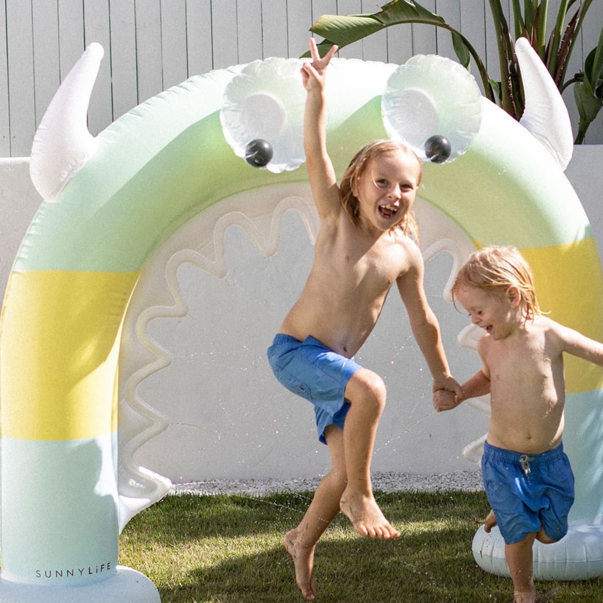 SUNNYLIFE  Kiddy Ride-On Float Unicorn kids