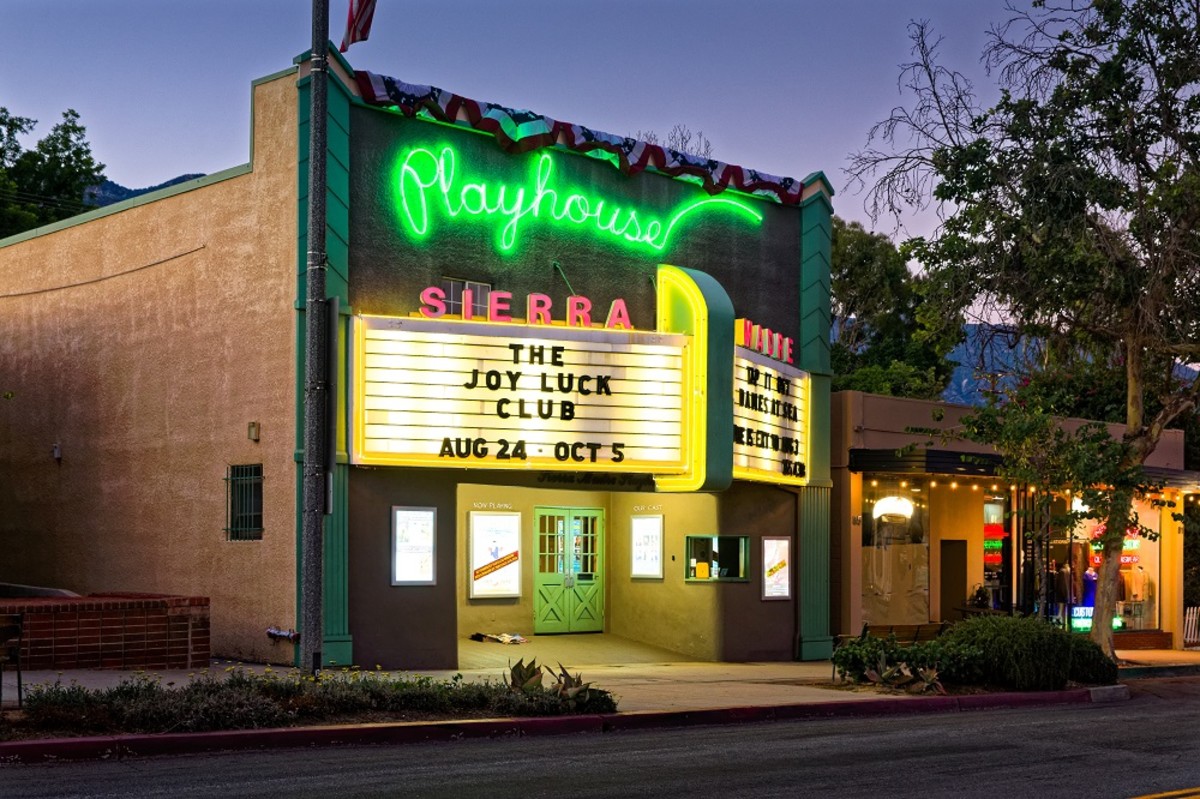 sierra madre playhouse        
        <figure class=